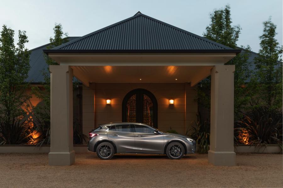  Infiniti Q30S 2.0t 2018 года  (AU) (фото 10 из 37)